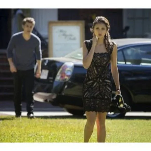 ASO THE VAMPIRE DIARIES ELENA GILBERT Lace Dress EUC RARE - Picture 2 of 8